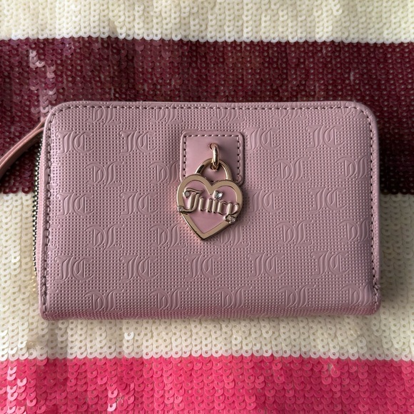 Juicy Couture Simply Perfect Multi Compartment Bifold Wallet - Picture 1 of 13